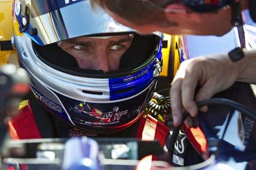 Tom Cruise Prueba su Mano en un Automóvil de Fórmula 1 1