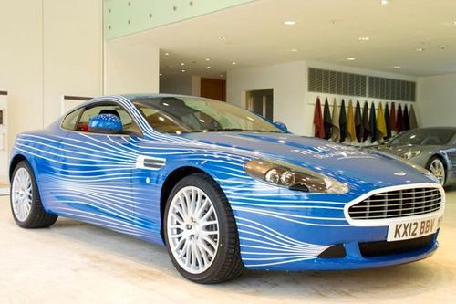 Aston Martin Celebra 1 Millón de Fans en Facebook con un DB9 Especial 1